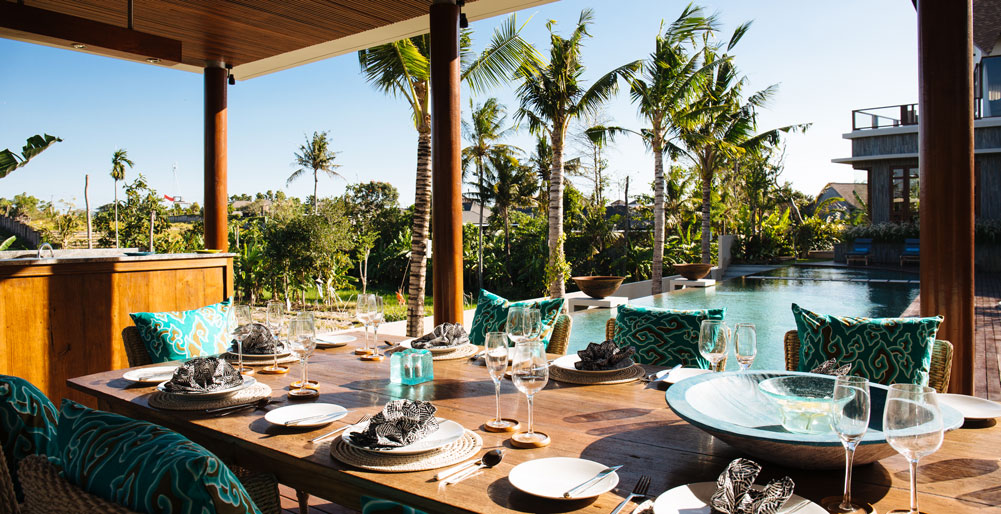 Villa Umah Daun - Dining and pool view